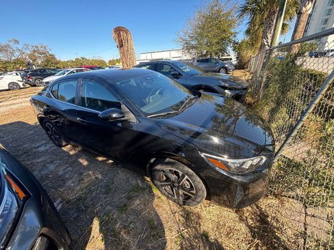 Used 2025 Nissan Sentra SV image 7