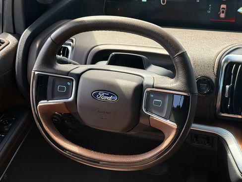 Used 2025 Ford Expedition King Ranch image 21