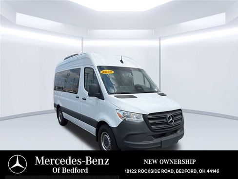 Used 2025 Mercedes-Benz Sprinter 2500 image 3