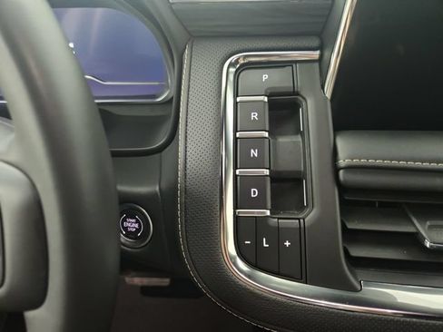 Used 2024 GMC Yukon SLT AWD/4WD image 31