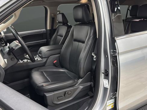 Used 2024 Ford Expedition Max XLT image 9