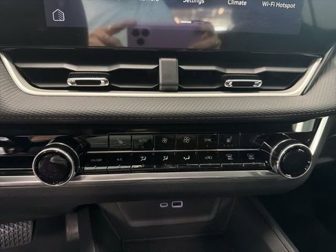 New 2026 Chevrolet Equinox LT AWD/4WD image 17