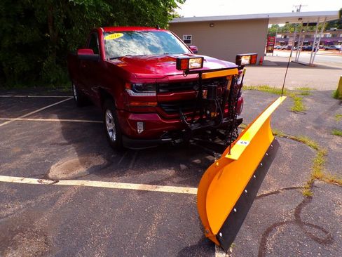Used 2016 Chevrolet Silverado 1500 LT w/ LT Convenience Package AWD/4WD image 3