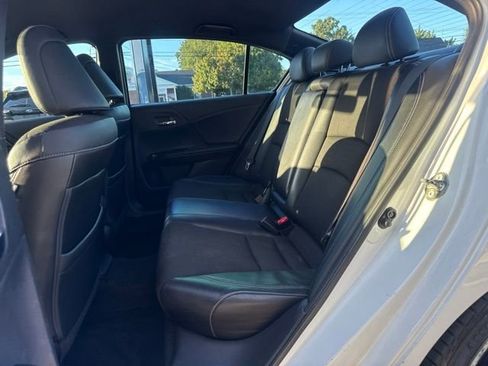 Used 2016 Honda Accord Sport image 14