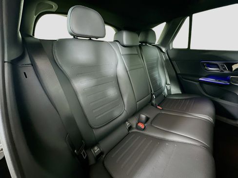 Used 2026 Mercedes-Benz GLC 300 4MATIC image 36
