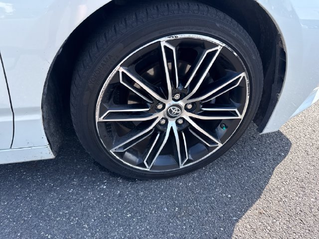 Used 2019 Toyota Avalon Touring w/ Advanced Safety Package FWD image 11
