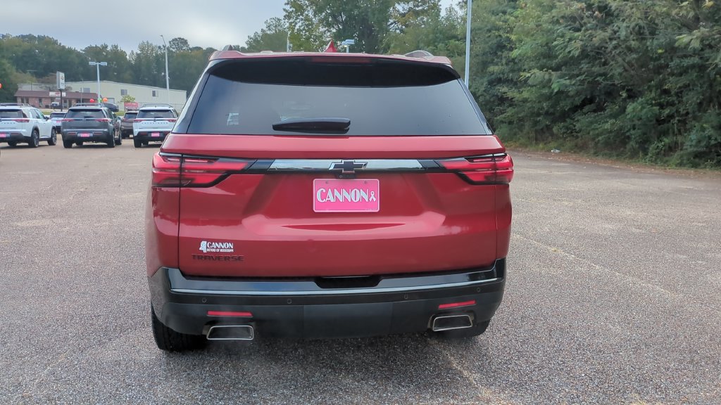 Used 2022 Chevrolet Traverse Premier w/ Redline Edition FWD image 6