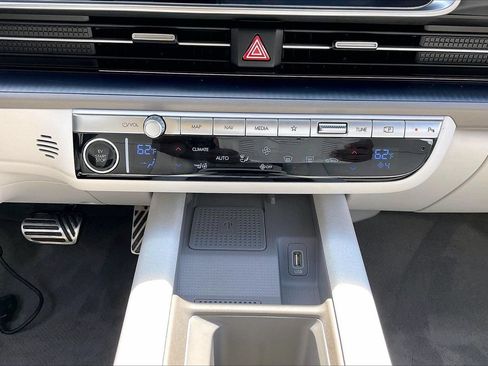 Used 2024 Hyundai Ioniq 6 Limited RWD image 19