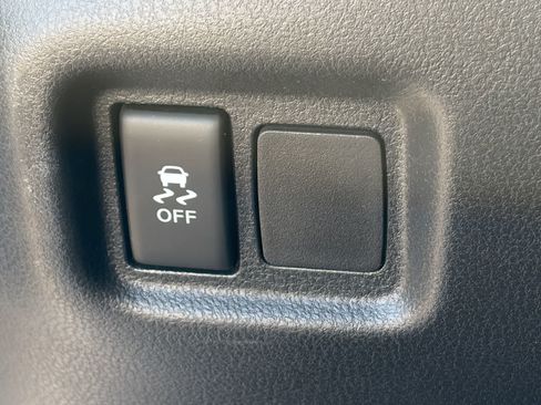 Certified 2019 Nissan Versa Note S FWD image 9