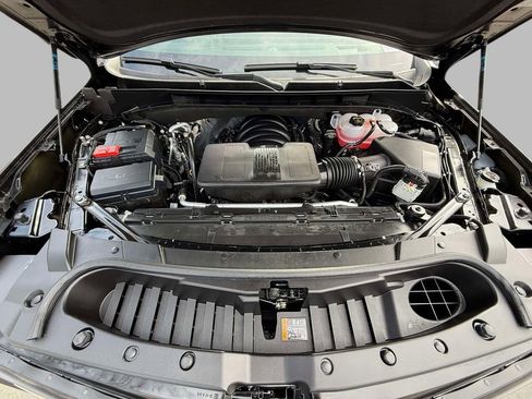 Used 2025 Cadillac Escalade ESV Premium Luxury Platinum image 23