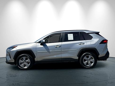 Used 2022 Toyota RAV4 LE image 7