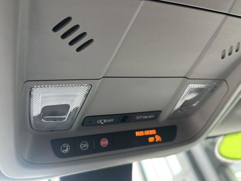 Used 2022 GMC Terrain SLE w/ Driver Convenience Package image 21