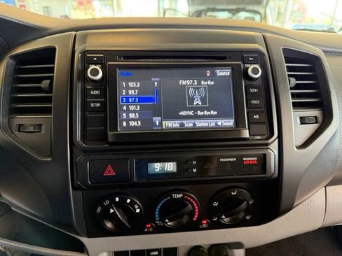 Used 2014 Toyota Tacoma 2WD Regular Cab image 15