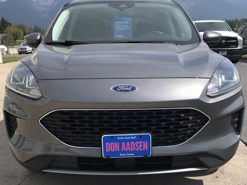 Certified 2021 Ford Escape SE image 2