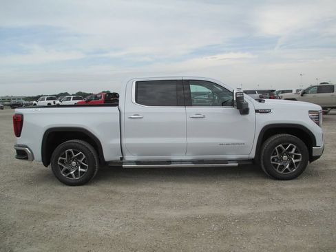 New 2026 GMC Sierra 1500 SLT w/ SLT Premium Plus Package AWD/4WD image 3