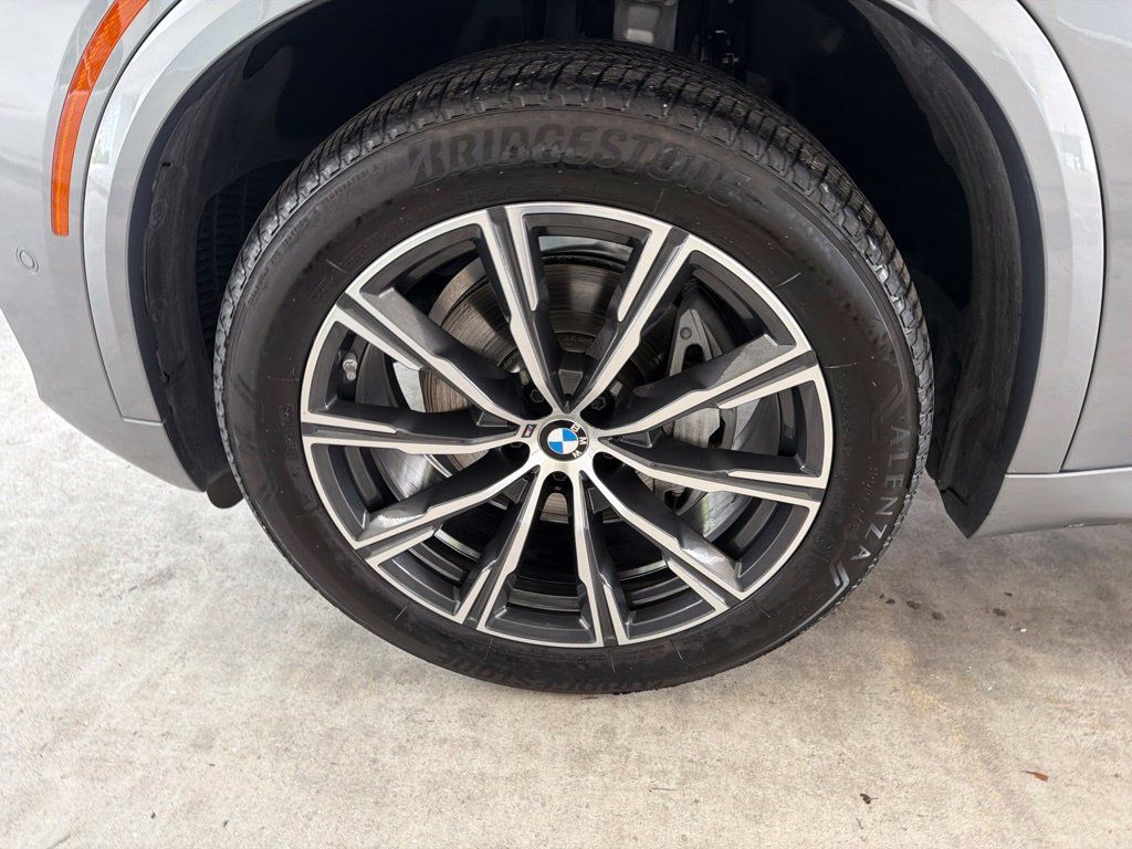 Used 2026 BMW X5 sDrive40i w/ M Sport Package RWD image 16