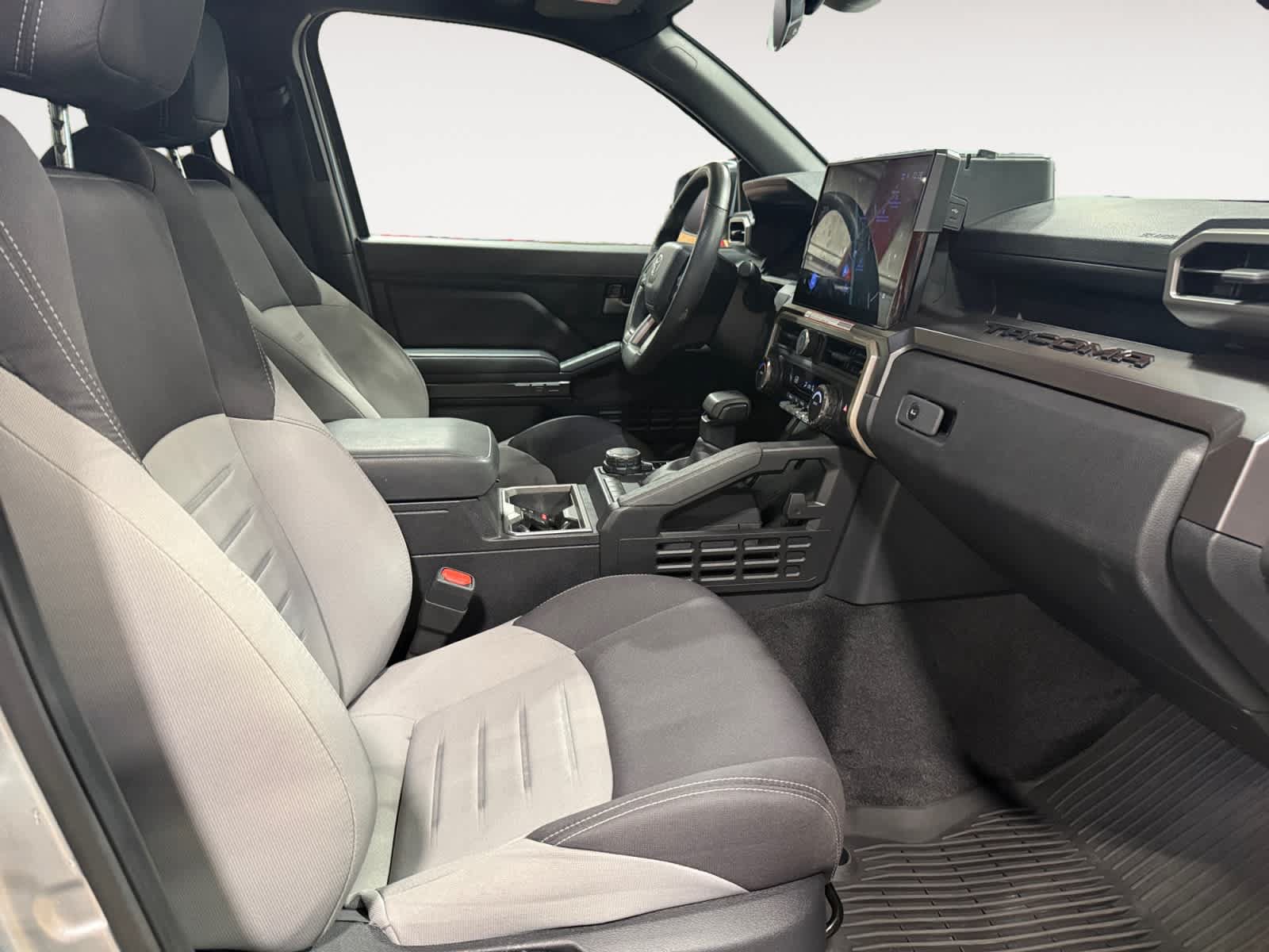 Used 2025 Toyota Tacoma TRD Sport AWD/4WD image 16