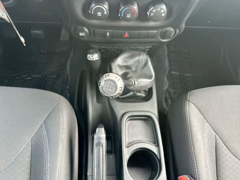 Used 2017 Jeep Wrangler Unlimited Sport image 31