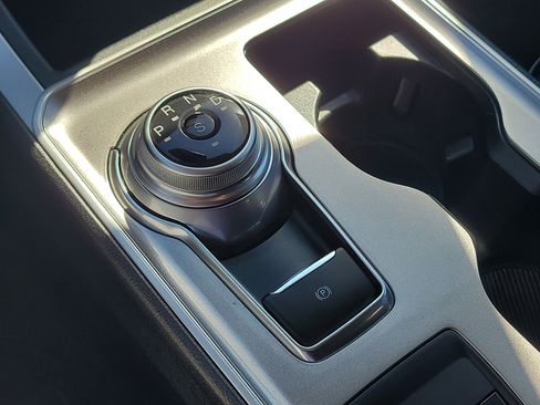 Used 2024 Ford Edge SEL image 28