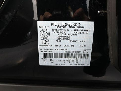 Used 2025 Lincoln Aviator AWD image 57