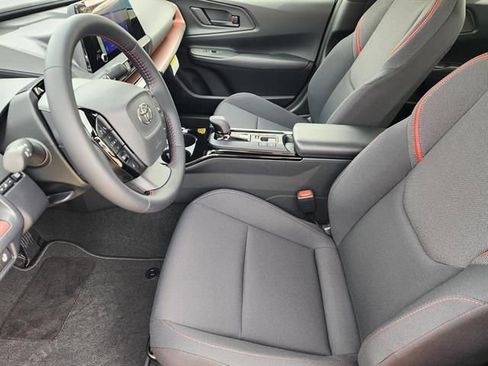 New 2026 Toyota Prius SE image 9