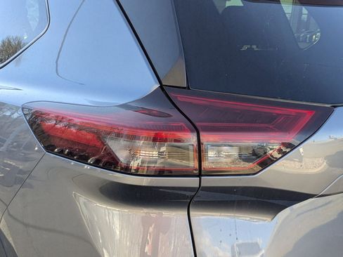 Used 2024 Nissan Rogue SV image 14