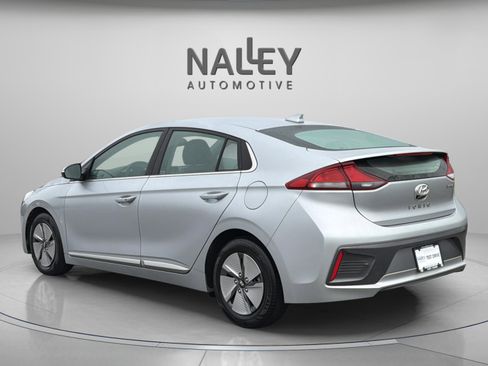 Used 2022 Hyundai Ioniq SE image 3