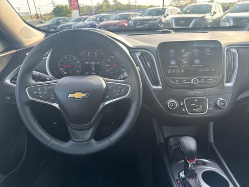 Used 2024 Chevrolet Malibu RS FWD image 23