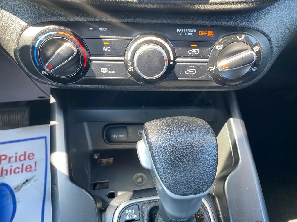 Used 2023 Kia Soul LX w/ LX Technology Package FWD image 23