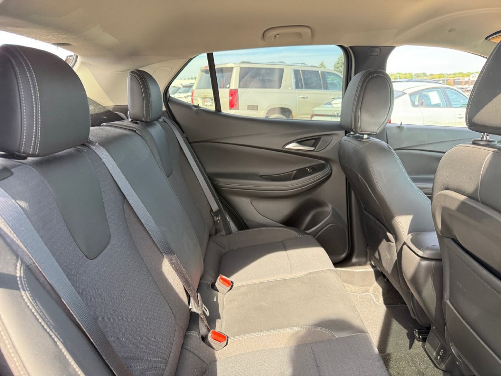 Used 2020 Buick Encore GX Preferred w/ Cold Weather Comfort Package AWD/4WD image 38