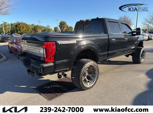Used 2022 Ford F350 Platinum w/ Tremor Off-Road Package image 8