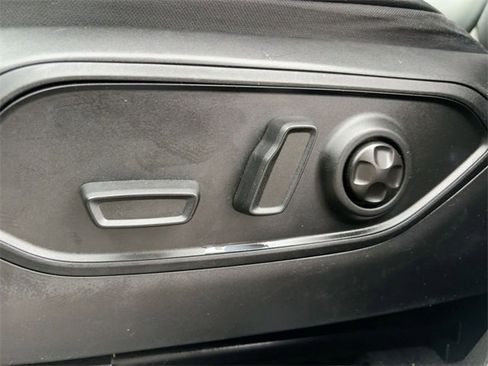 Used 2023 Jeep Grand Cherokee L Limited image 13