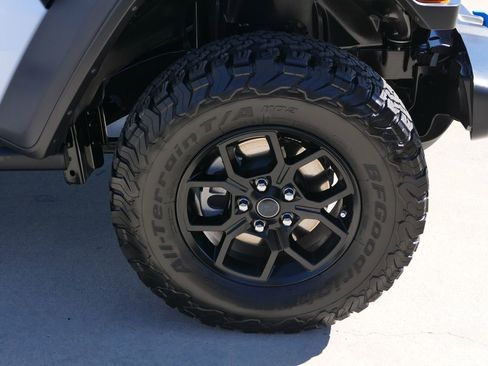 Used 2024 Jeep Wrangler Unlimited image 26