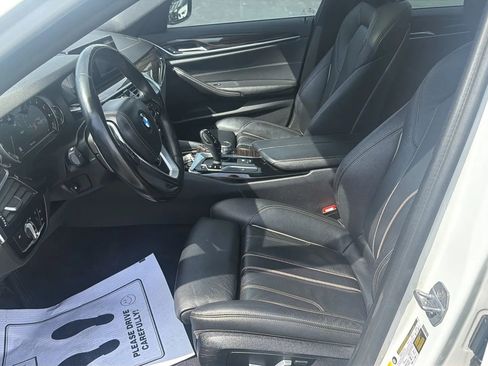 Used 2018 BMW 530i xDrive w/ Premium Package AWD/4WD image 9
