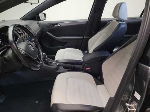 Used 2016 Volkswagen Jetta Sport image 17