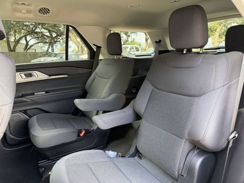 Used 2026 Ford Explorer Active RWD image 17
