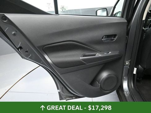 Used 2024 Nissan Kicks SV image 27