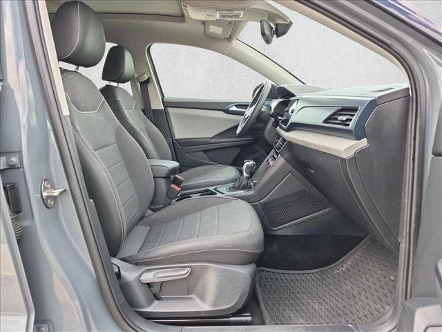 Used 2023 Volkswagen Taos SE w/ Panoramic Sunroof Package FWD image 19
