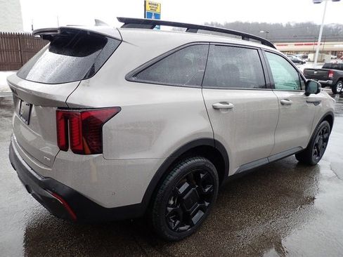 Used 2025 Kia Sorento SX Prestige w/ Olive Brown Leather Package image 7