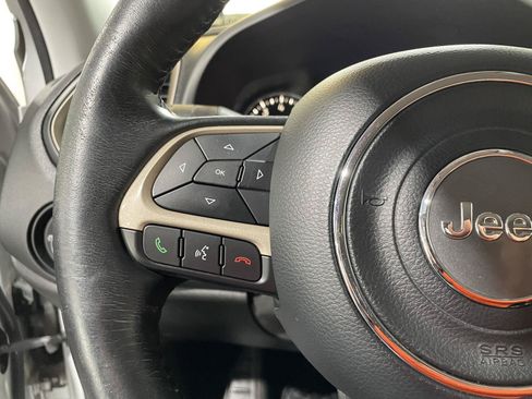 Used 2017 Jeep Renegade Latitude w/ Cold Weather Group AWD/4WD image 14
