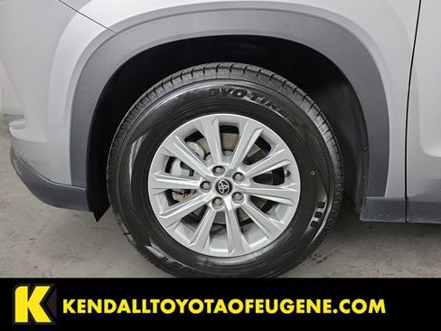 Used 2025 Toyota Grand Highlander AWD image 9