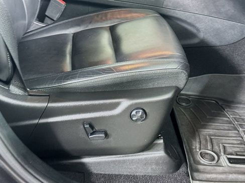 Used 2019 Jeep Grand Cherokee Limited image 23