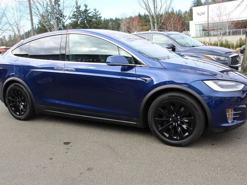 Used 2016 Tesla Model X 90D image 6