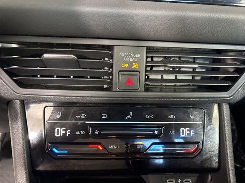 Used 2025 Volkswagen Jetta Sport image 16