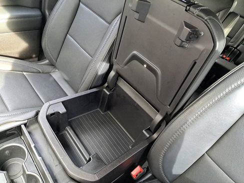 Used 2021 GMC Yukon Denali w/ Denali Premium Package image 31