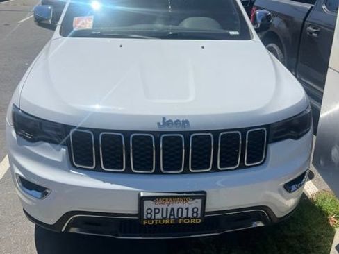 Used 2019 Jeep Grand Cherokee Limited w/ Luxury Group II RWD image 3