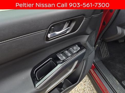 New 2026 Nissan Pathfinder SL w/ SL Premium Package FWD image 11