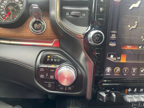 Used 2019 RAM 1500 Limited AWD/4WD image 14