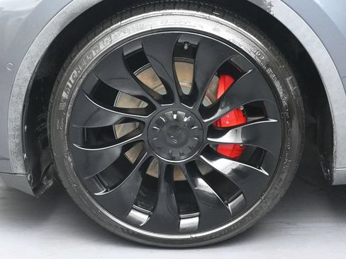 Used 2022 Tesla Model Y Performance AWD/4WD image 32