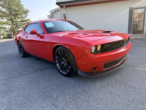 Used 2020 Dodge Challenger R/T Scat Pack RWD image 3